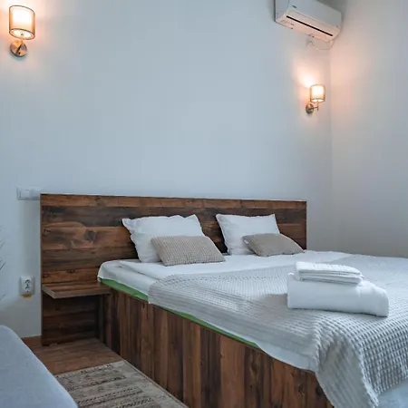Neva Apartments Fagaras Exterior photo